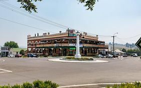 Bank Hotel Dungog